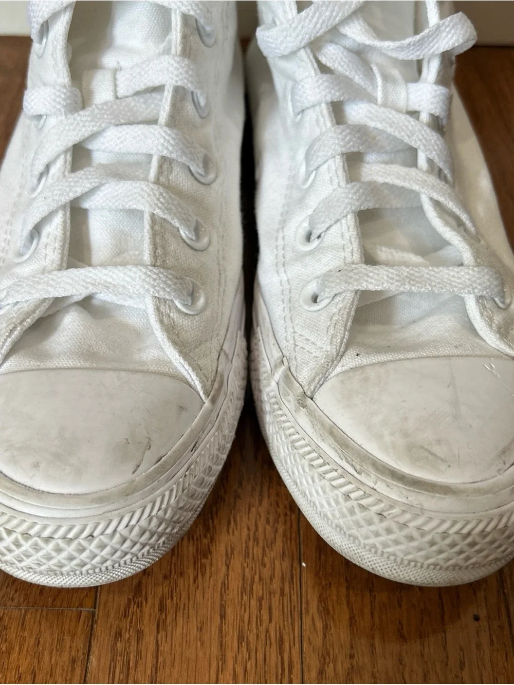 Converse Chuck Taylor Sneakers High Top Shoes Women’s Size 7 White - Picture 4 of 11